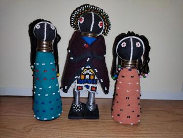 Ndebele set van 3 beeldjes ZULU / Zuid-Afrikaanse kunst beschikbaar voor biedingen