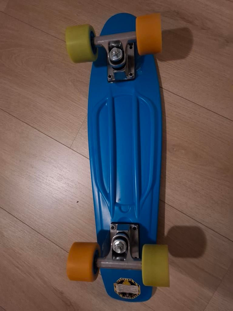Nijdam blauw skateboard, Sport en Fitness, Skateboarden, Ophalen of Verzenden, Zo goed als nieuw