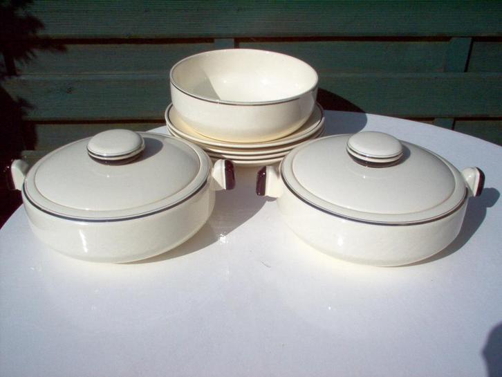 Petrus Regout dekschalen, schaal & soep borden model Limburg, Antiek en Kunst, Antiek | Servies los, Ophalen of Verzenden