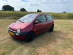 Renault Twingo 1.2 55KW E3 2004 Rood Nieuwe Apk, Auto's, Renault, Voorwielaandrijving, Euro 5, 4 cilinders, 4 stoelen