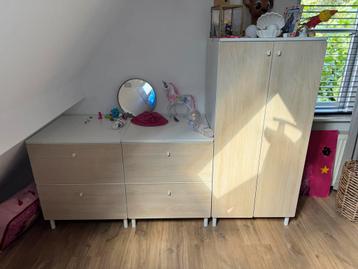 IKEA Småstad/Platsa kledingkast