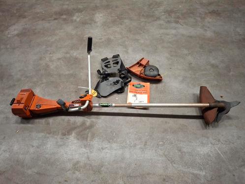 Husqvarna 240 R bosmaaier, Tuin en Terras, Bosmaaiers, Zo goed als nieuw, Benzine, Ophalen