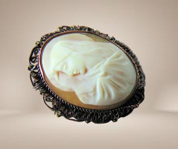 Prachtige 1920 ART DECO Madonna/Maria camee hanger/broche! beschikbaar voor biedingen