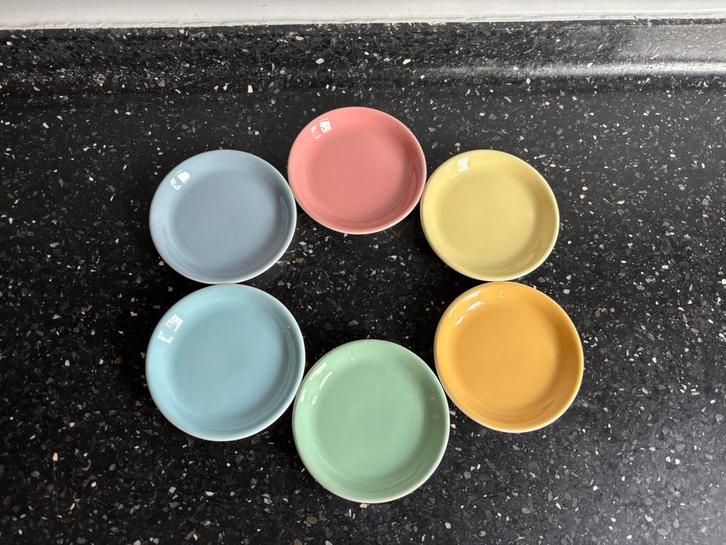 Petit Four Regout Maastricht pastel, Huis en Inrichting, Keuken | Servies, Zo goed als nieuw, Schaal of Schalen, Overige stijlen