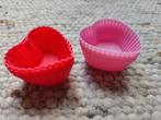 Muffin/ cupcake vormpjes van siliconen in hartjes vorm, Ophalen of Verzenden, Zo goed als nieuw