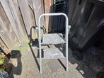 Metalen keukentrapje, Ophalen, Staal