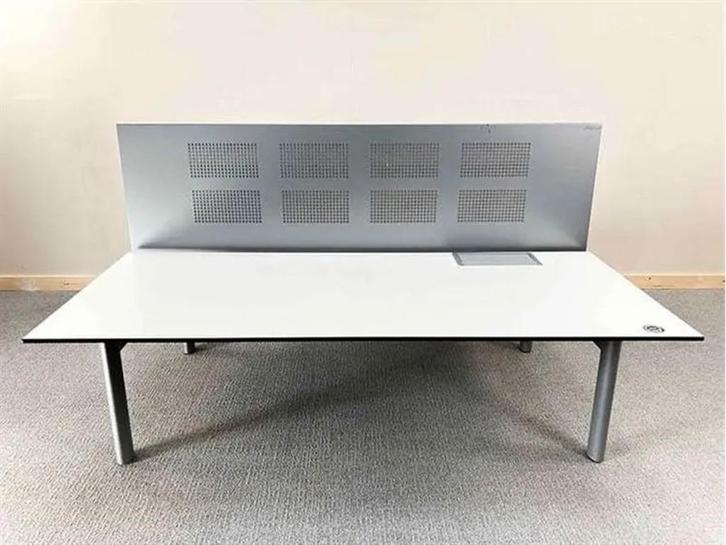 Elektr. verstelbaar Ahrend - Bureau (2x), Huis en Inrichting, Bureaus, Gebruikt, Elektrisch, In hoogte verstelbaar, Ophalen