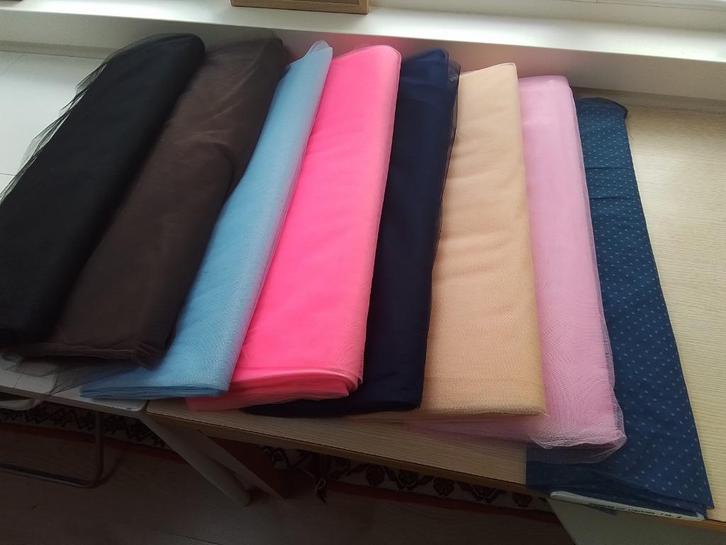 8 rollen tule (tulle), zeker 5 meter per rol, Hobby en Vrije tijd, Stoffen en Lappen, Nieuw, Polyester, 120 cm of meer, 200 cm of meer