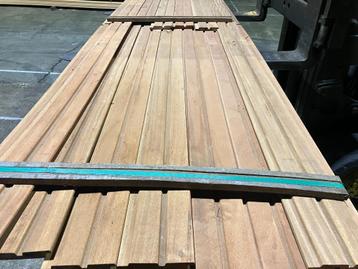 Hardhout–Louro Gamela–channelsiding-planken–geveldelen beschikbaar voor biedingen