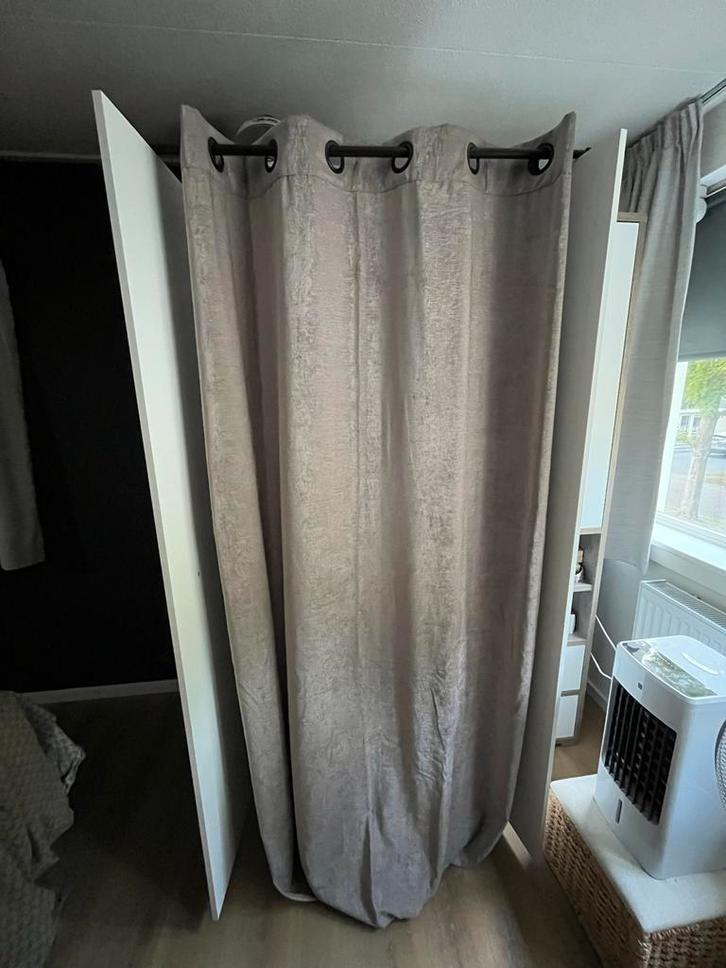 Beige Verduisterend Gordijn, Huis en Inrichting, Stoffering | Gordijnen en Lamellen, Gebruikt, 200 cm of meer, 100 tot 150 cm