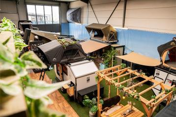 40 verschillende daktenten tentoongesteld in onze showroom! beschikbaar voor biedingen