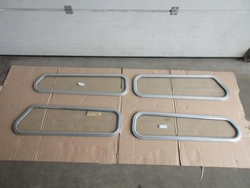 4x Vetus scheepsraam in aluminium, 106 cm lang beschikbaar voor biedingen