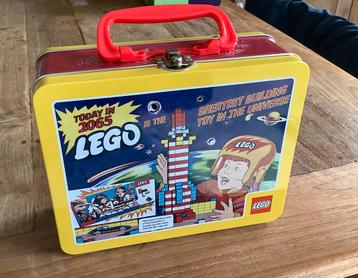 LEGO retro lunchtrommel NiEUW beschikbaar voor biedingen
