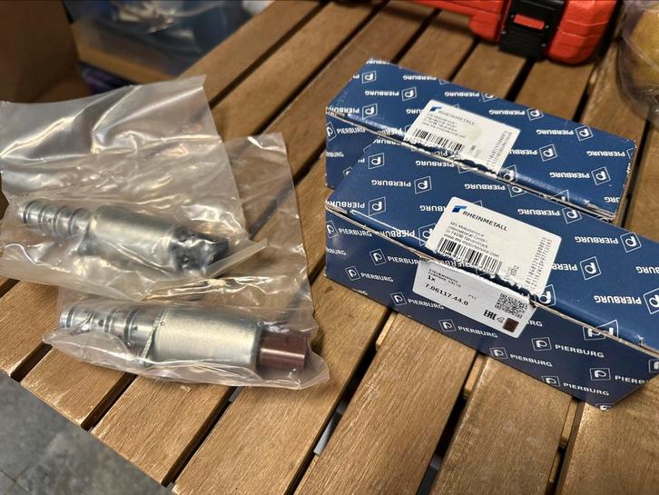 Audi 3.2 v6 nokkenas verstellers NIEUW, Auto-onderdelen, Motor en Toebehoren, Audi, Nieuw, Ophalen of Verzenden
