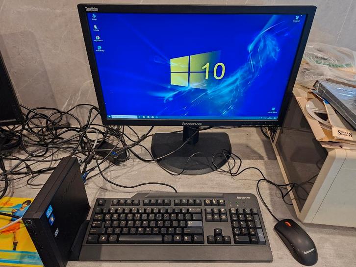 Lenovo ThinkCentre M72e desktop pc – Windows 10 – 2 schermen, Computers en Software, Desktop Pc's, Gebruikt, 2 tot 3 Ghz, SSD