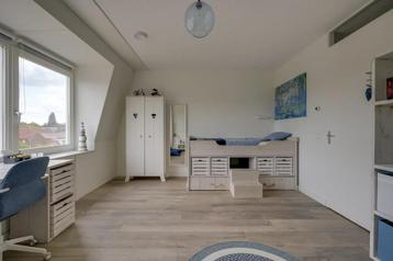 steigerhouten bed meidenkamer beschikbaar voor biedingen