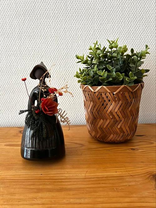 Bloemenmeisje van Jie Gantofta, Antiek en Kunst, Antiek | Keramiek en Aardewerk, Ophalen of Verzenden