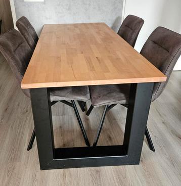 Industriële Eethoek met 4 Stoelen beschikbaar voor biedingen