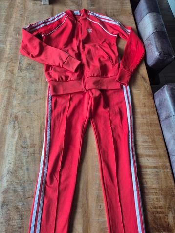 Adidas Trainingspak beschikbaar voor biedingen