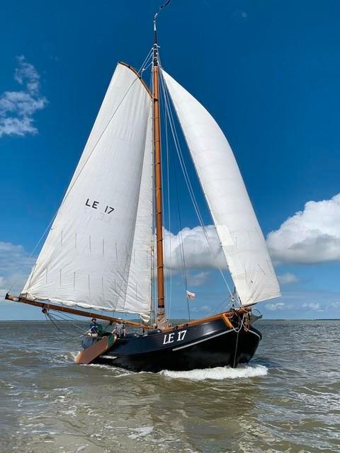 Schitterende Stofberg Lemsteraak/Vissermanaak LE17, Watersport en Boten, Platbodems, Gebruikt, 12 meter of meer, Staal, Diesel