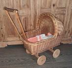 Brocante poppenwagen rotan / hout incl dekentje en kussen, Ophalen