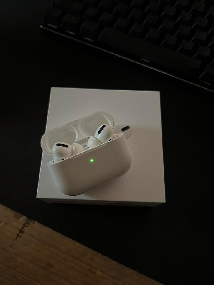 Airpods Pro 1, Telecommunicatie, Mobiele telefoons | Oordopjes, Gebruikt, In oorschelp (earbud), Bluetooth, Verzenden