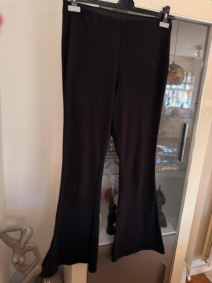 Zwarte flared legging van MS Mode - Maat 44, Kleding | Dames, Broeken en Pantalons, Zo goed als nieuw, Maat 42/44 (L), Zwart, Lang