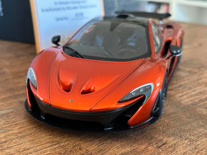 Autoart McLaren P1 Vulcano Orange 1:18 76025, Hobby en Vrije tijd, Modelauto's | 1:18, Zo goed als nieuw, Auto, Autoart, Ophalen of Verzenden
