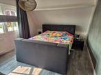 Electrische boxspring met tv-lift inclusief tv en nachtkastj, Ophalen, Tweepersoons, Zo goed als nieuw, 180 cm