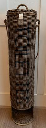 Riviera Maison Rustic Rattan toiletrolhouder, Huis en Inrichting, Woonaccessoires | Overige, Ophalen, Zo goed als nieuw
