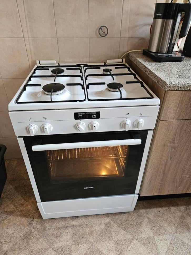 Siemens gasfornuis met elektrische oven, Witgoed en Apparatuur, Fornuizen, Zo goed als nieuw, Vrijstaand, Gas, 4 kookzones, 85 tot 90 cm