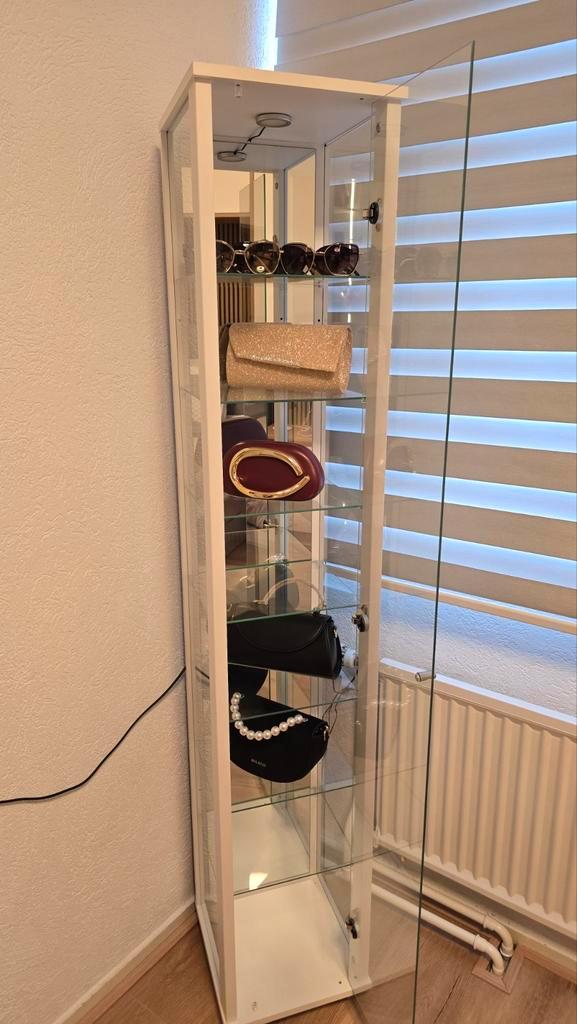 Glazen vitrinekast met planken, Huis en Inrichting, Kasten | Vitrinekasten, Zo goed als nieuw, 150 tot 200 cm, Minder dan 50 cm