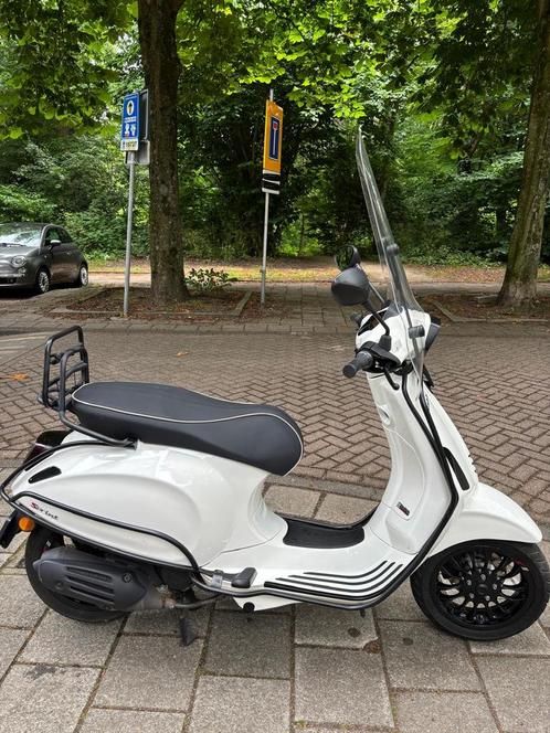 Vespa Sprint Full Option, Fietsen en Brommers, Scooters | Vespa, Zo goed als nieuw, Ophalen