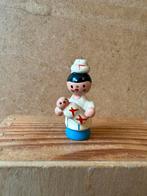 Erzgebirge ?? Verpleegster met baby - 3.8cm hoog - hout, Ophalen of Verzenden, Zo goed als nieuw, Poppenhuis