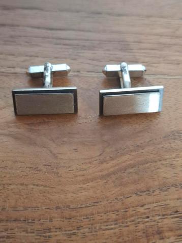 Zilveren manchetknopen.  beschikbaar voor biedingen