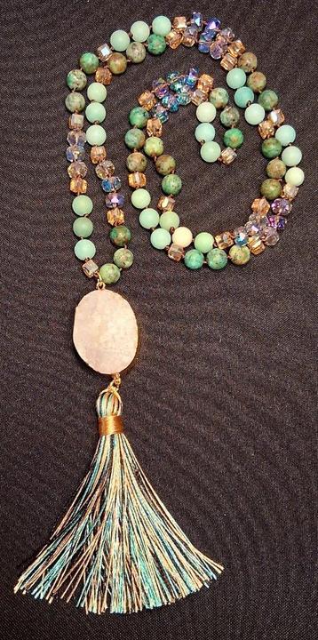 prachtige kralen ketting natuurstenen met bergkristal hanger beschikbaar voor biedingen