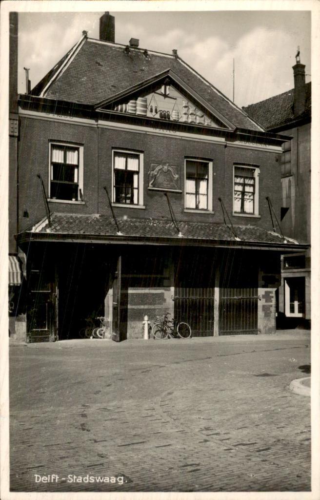 Delft - Stadswaag, Verzamelen, Ansichtkaarten | Nederland, Gelopen, Utrecht, Voor 1920, Ophalen of Verzenden
