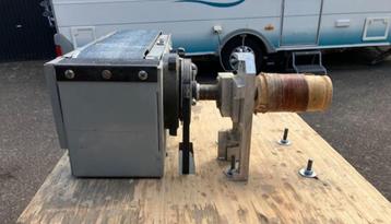 Huvema bandschuurmachine beschikbaar voor biedingen