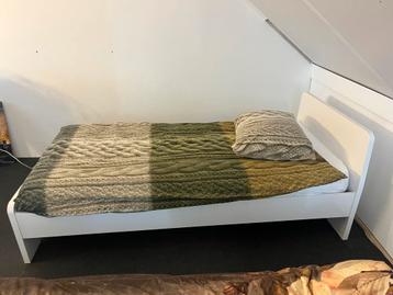 ASKVOLL bed 90x200 (frame +lattenbodem+matras) 2 stuks beschikbaar voor biedingen