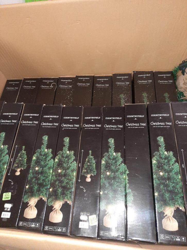 10 x Countryfield 90 cm Kerstboom Led/Timer(nieuw), Diversen, Kerst, Nieuw, Ophalen of Verzenden