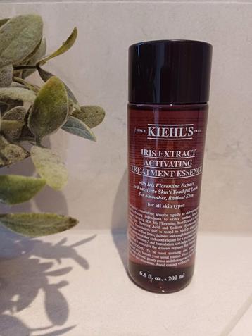 Kiehl's Iris extract activating treatment essence beschikbaar voor biedingen