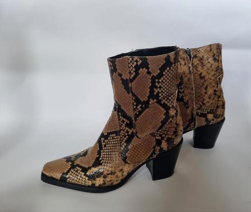 ZARA maat 38 snake boots laarzen slangenprint BOHO Ibiza, Kleding | Dames, Schoenen, Zo goed als nieuw, Lage of Enkellaarzen, Zwart