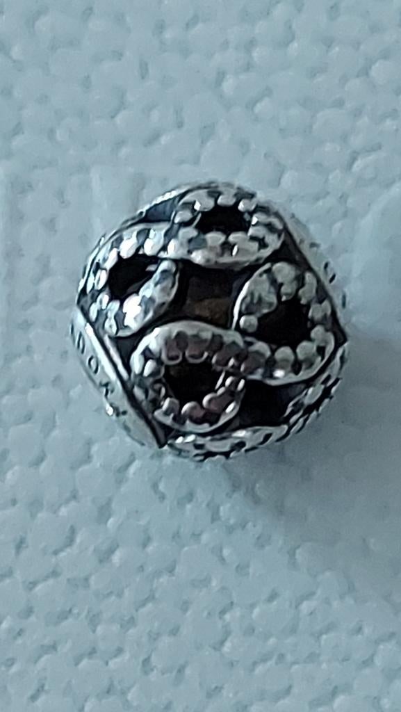 Originele Pandora Essence Me bedel betekenis DEDICITION, Sieraden, Tassen en Uiterlijk, Bedels, Gebruikt, Pandora, Ophalen of Verzenden