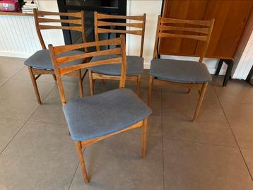 Vintage retro stoelen.  beschikbaar voor biedingen
