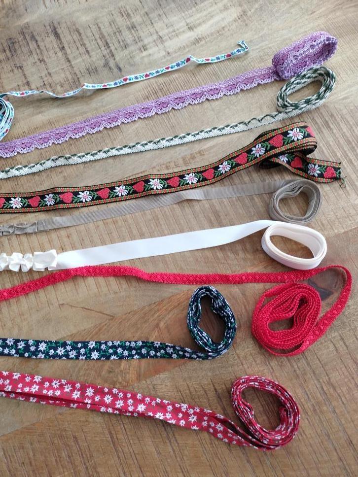 Te koop aangeboden: Tirolerlintjes, bandjes, kantjes en meer, Hobby en Vrije tijd, Naaien en Fournituren, Nieuw, Kant, Ophalen of Verzenden