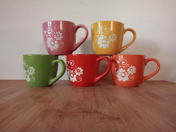 Vrolijke Kleurrijke Mokken Set van 5, Huis en Inrichting, Keuken | Servies, Zo goed als nieuw, Kop(pen) en/of Schotel(s), Overige stijlen