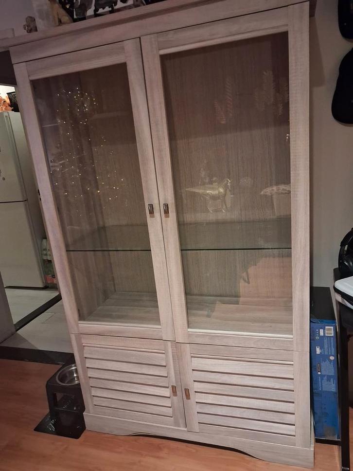 Mooie ruime kast, Huis en Inrichting, Kasten | Vitrinekasten, Gebruikt, 25 tot 50 cm, Ophalen