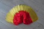 Hanekam pruik - kleur rood/geel, Carnaval, Overige maten, Ophalen of Verzenden, Zo goed als nieuw