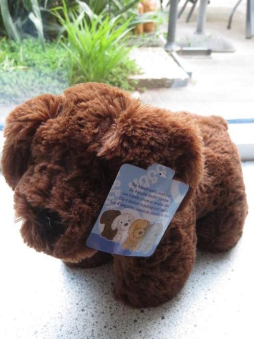 Bruin velours hond merk K.I.E. Trading Kasstoys, Kinderen en Baby's, Speelgoed | Knuffels en Pluche, Nieuw, Hond, Ophalen of Verzenden