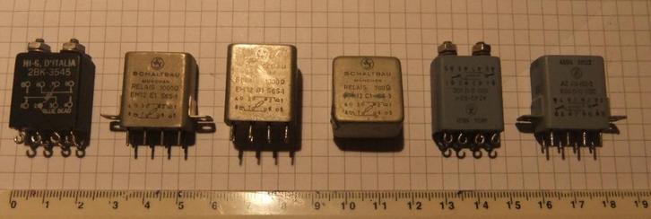 Relais HF Dicht., Hobby en Vrije tijd, Elektronica-componenten, Gebruikt, Ophalen of Verzenden